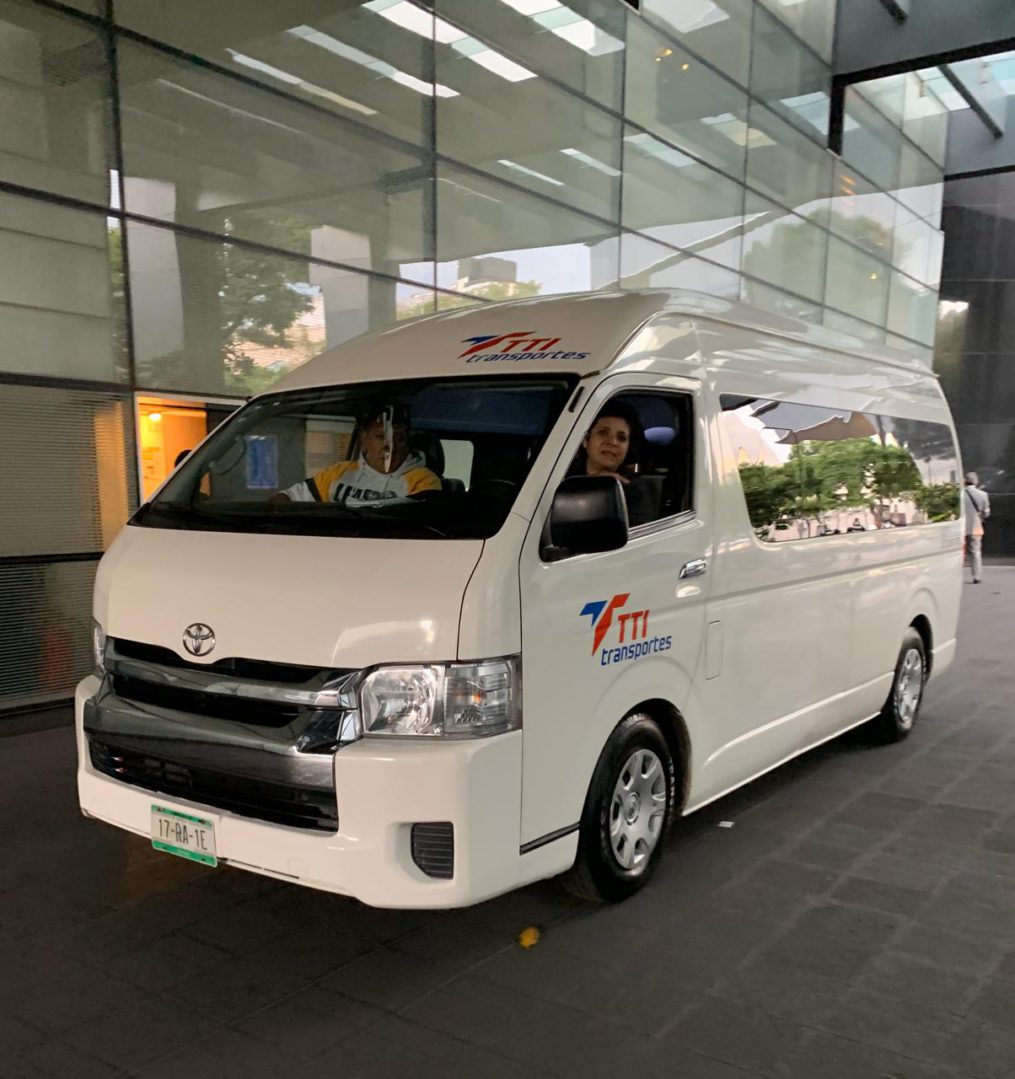 12Passenger Toyota Hiace Van Rental Mexico City