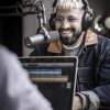 Shure SM7B Micrófono dinámico vocal para transmisión, podcast y grabación, micrófono de estudio XLR para música y discurso, frecuencia de amplio rango, sonido cálido y suave, construcción resistente, parabrisas desmontable - negro - Imagen 10