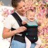 Infantino Flip 4-in-1 Carrier - Ergonómico, convertible, cara adentro y boca afuera, transporte delantero y trasero para recién nacidos y bebés mayores de 8 a 32 libras - Imagen 8